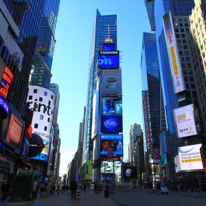 タイムズスクエアの新しい3D看板がすごすぎる……😳