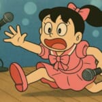 【衝撃】ライブ中スピーカーにつまづいて盛大にコケたアイドルの“リカバリー”が凄いｗｗｗｗ