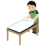 「これを張り替えるなんて勿体ない！」…あるイラストレーターが実家の襖に描いたイラストが素晴らしい😳