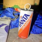 【衝撃】ケースごと発見された「賞味期限が40年前のファンタオレンジ」を飲んでみた結果ｗｗｗｗｗ