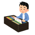 「出禁だろコイツ…」中古レコード屋でとんでもない所に腰掛けるジジイが話題に😱