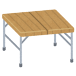 「これは何だ…」東京国際フォーラムの催事場に赤と青のテーブルがビッシリ😨